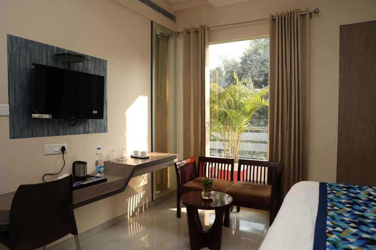 Hotel Pinaka Inn Lucknow Exterior photo