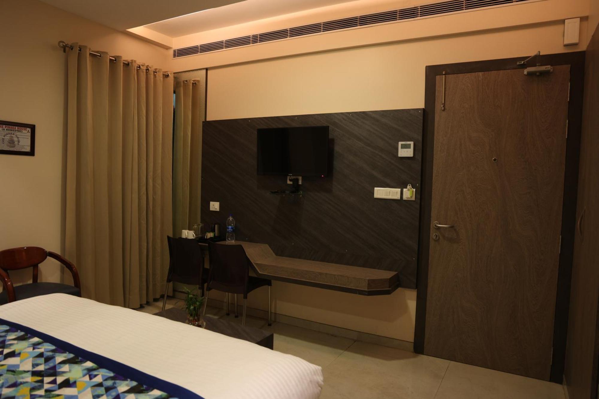 Hotel Pinaka Inn Lucknow Exterior photo
